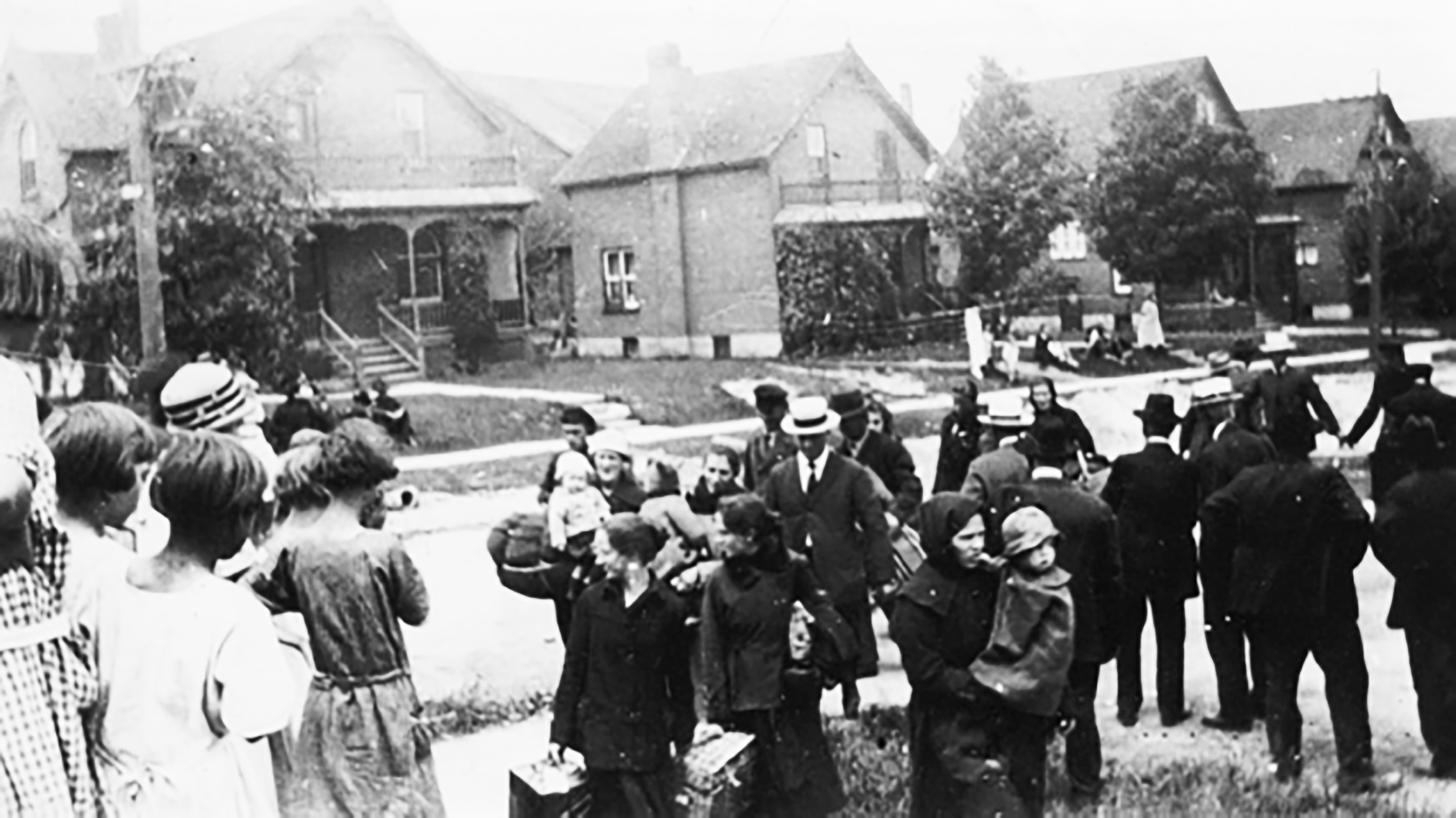 Throw-way-back Thanksgiving Photo: Welcoming Refugees from Russia, 1924
