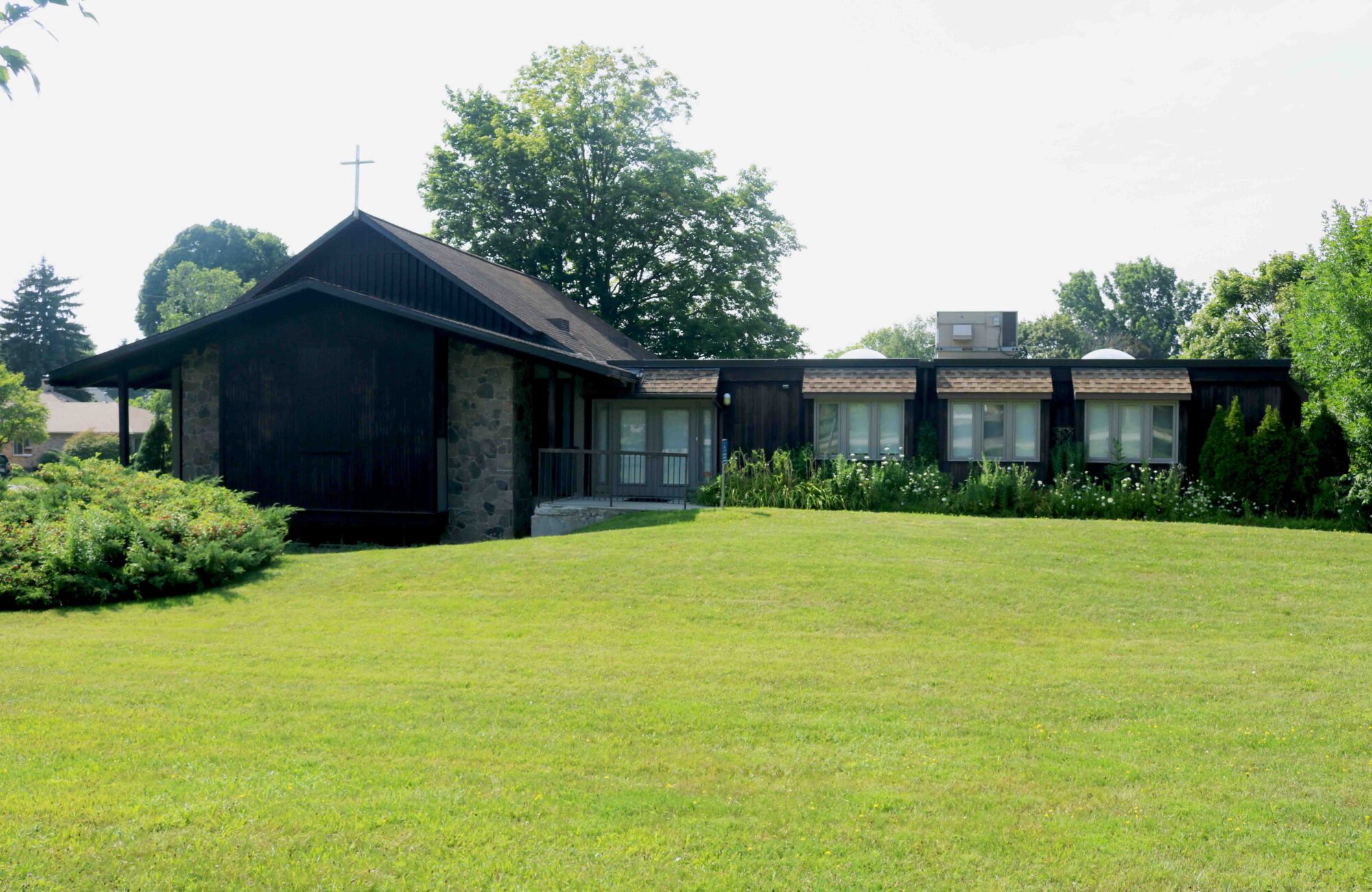 WATERLOO CANCELS LEASE WITH ARTSBUILD